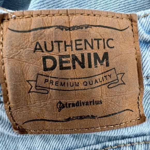 Stradivarius Super High Rise Cut Off Denim Jean Shorts Size 4 Women’s - Picture 4 of 5